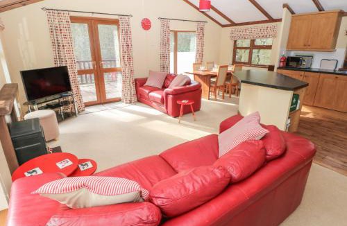 Cenarth House | 3 Riverside Lodge