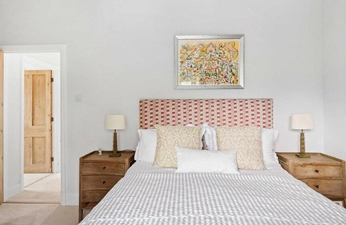 Winchcombe House | 3 The Coates