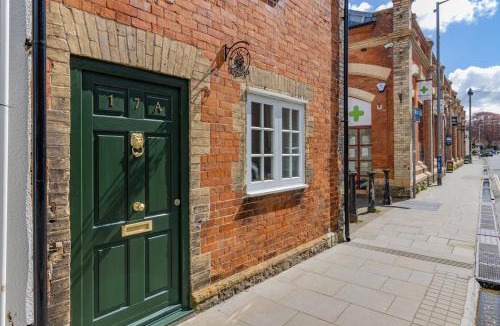 Chard House | 30 plus Nights, Contractors, Corporate Stays, Bills included