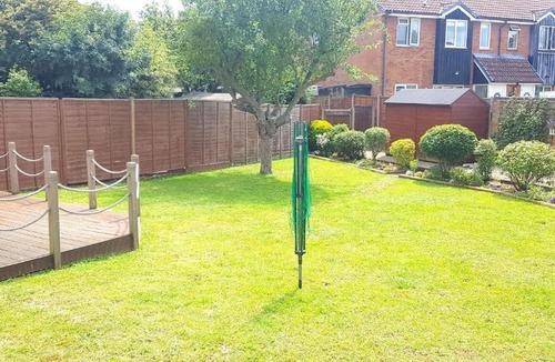 Stanwell House | (31Denman) Dreams Serviced Accommodations-Sunbury/Heathrow