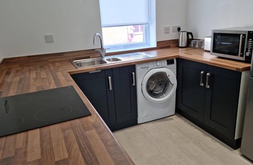 Burnham-on-Crouch Apartment | 360 Serviced Accommodations - Waterfront Retreat - Modern Apartment