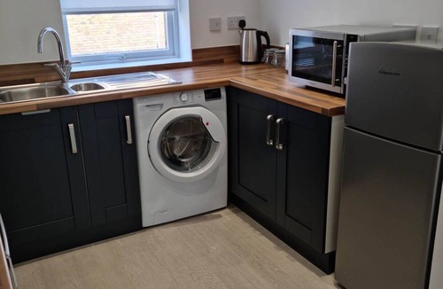 Burnham-on-Crouch Apartment | 360 Serviced Accommodations - Waterfront Retreat - Modern Apartment