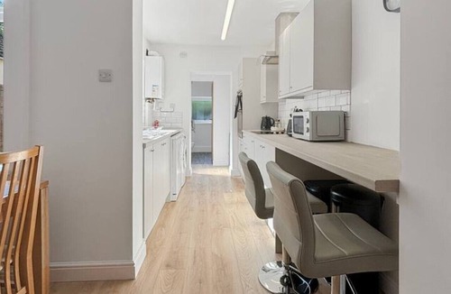 Grantham House | 3bed central sleeps 7 garden Free Gym Access