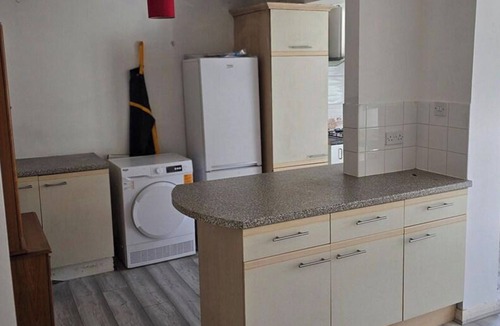 Filton House | 4 Bed House Sleeps 7 With Garden and Parking