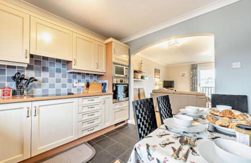 Little Haven House | 4 Bed in Broad Haven oc-b27955