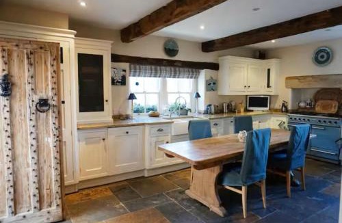 Peak District House | 4 Bed in Castleton oc-s36311