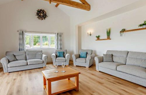 Eleighwater House | 4 Bed in Chard oc-83501