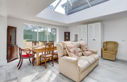Isle of Purbeck House | 4 Bed in Harmans Cross oc-wy278
