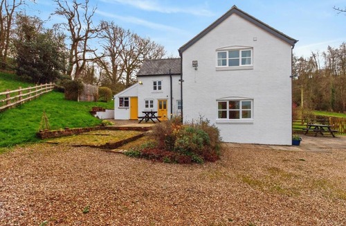 Llansantffraid-ym-Mechain Cottage | 4 Bed in Llansantffraid (oc-g38212)