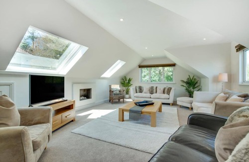 Ovingdean House | 4 Bed in Ovingdean (oc-bbvale)