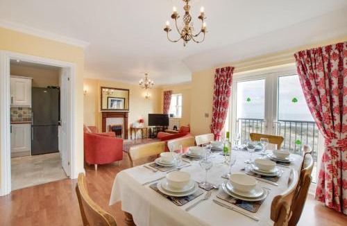 Horton House | 4 Bed in Port Eynon oc-hh9905