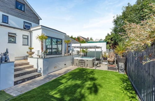 Torrington Cottage | 4 Bed in Torrington (oc-m45332)