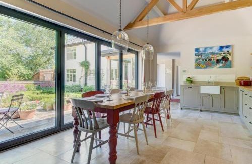 Halesworth House | 4 Bed in Walpole oc-brof