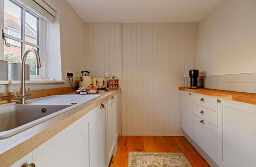 Westleton Cottage | 4 Bed in Westleton (oc-s27303)