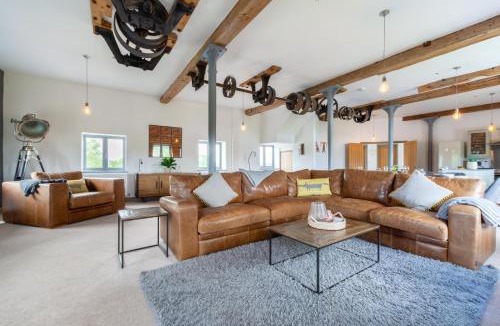 North Walsham House | 4 Bed in White Horse Common oc-1945