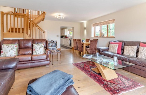 Monmouth House | 4 Bed in Wonastow oc-k29425