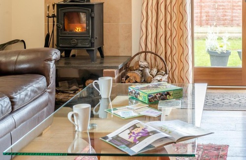 Monmouth House | 4 Bed in Wonastow oc-k29425