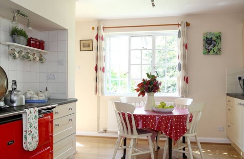 Nuthurst Cottage | 4 bedroom accommodation in Mannings Heath