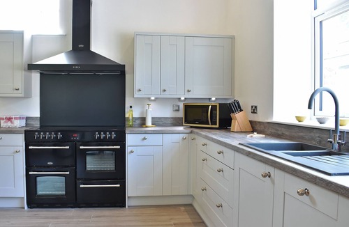Helperthorpe Cottage | 4 bedroom accommodation in Langtoft, near Driffield