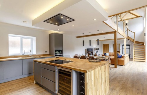 Mansfield Cottage | 4 bedroom accommodation in Edwinstowe