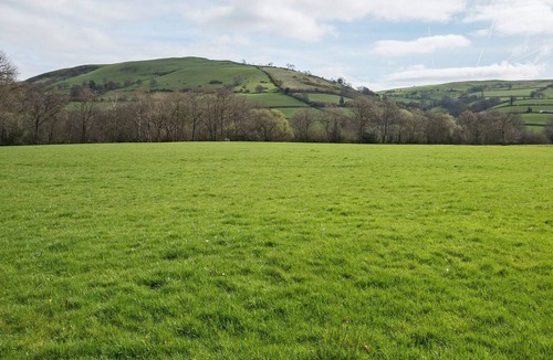 Llanwrda Cottage | 4 bedroom accommodation in Crugybar, near Llandeilo