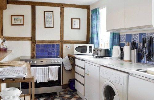 Newent Cottage | 4 bedroom accommodation in Newent, Forest of Dean