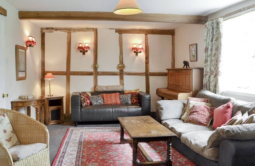 Newent Cottage | 4 bedroom accommodation in Newent, Forest of Dean