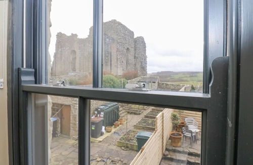 Bowes House | 4 Castle Terrace Bowes, Durham