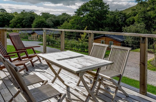 West Looe House | 4 Hedgerows