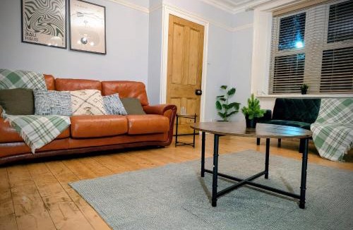 Bellingham House | 4 The Croft