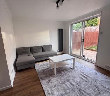 Rushden Apartment | 4 The Laurels