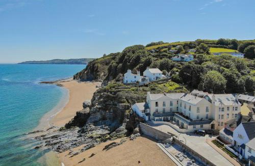 Torcross Apartment | 5 At The Beach - Beachfront, Parking, Pets welcome