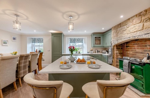 Old Bewick Cottage | 5 Bed in Biddlestone (oc-b30105)