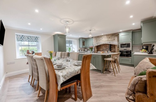 Old Bewick Cottage | 5 Bed in Biddlestone (oc-b30105)