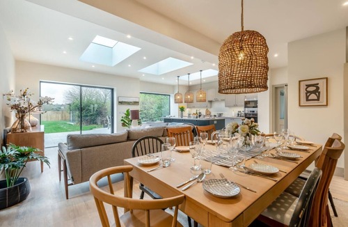 Corfe Castle Village Cottage | 5 Bed in Corfe Castle (oc-r30456)
