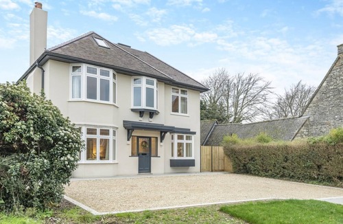 Corfe Castle Village Cottage | 5 Bed in Corfe Castle (oc-r30456)