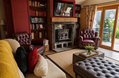 Spilsby Cottage | 5 Bed in Hundleby (oc-o44769)