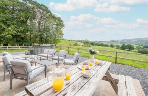Llangadog House | 5 Bed in Llandovery oc-bow323