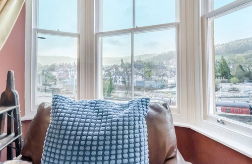 Llangollen Cottage | 5 Bed in Llangollen (oc-l34205)