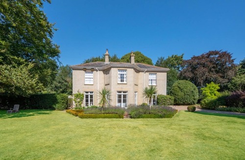 Thurlton Cottage | 5 Bed in Thurlton (oc-oldre)