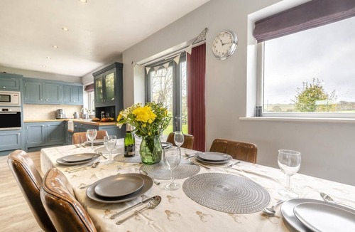 Louth Cottage | 5 Bed in Utterby (oc-t34067)