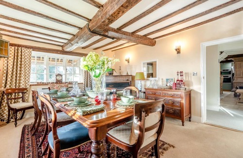 Angelbank Cottage | 5 Bed in Wheathill (oc-t30539)