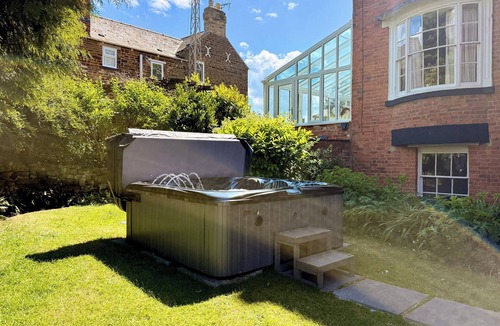 Kettering Cottage | 5 bedroom accommodation in Broughton