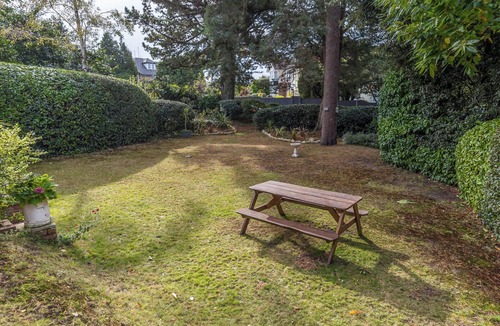 Bournemouth Apartment | 5 bedroom accommodation in Poole