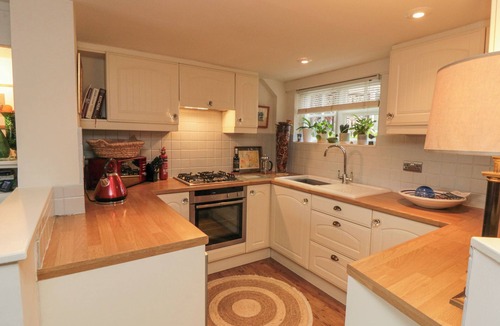 Stokesley Cottage | 5 COLLEGE SQUARE, pet friendly in Stokesley