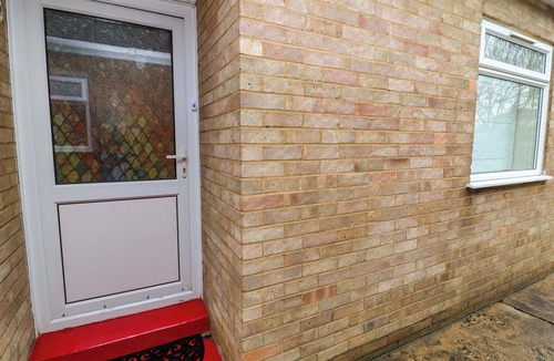 Wisbech Cottage | 5 OVERSTONE DRIVE, with a garden in Wisbech