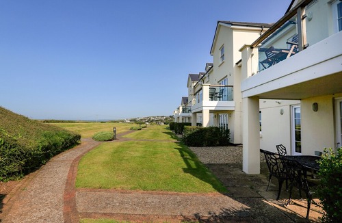 Thurlestone Cottage | 5 Thurlestone Beach, THURLESTONE