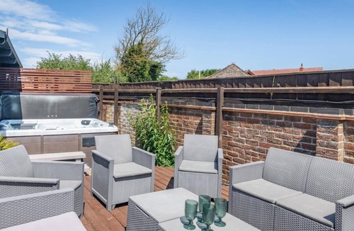 Bacton Cottage | 6 Bed in Bacton (oc-2187)