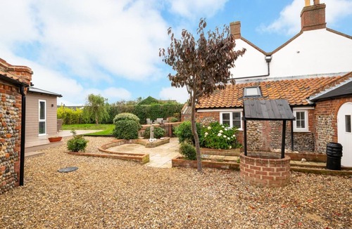 Bacton Cottage | 6 Bed in Bacton (oc-2316)