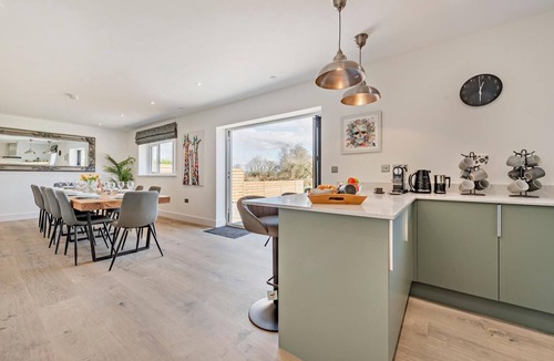 Llanarthney Cottage | 6 Bed in Llanarthney (oc-c28878)